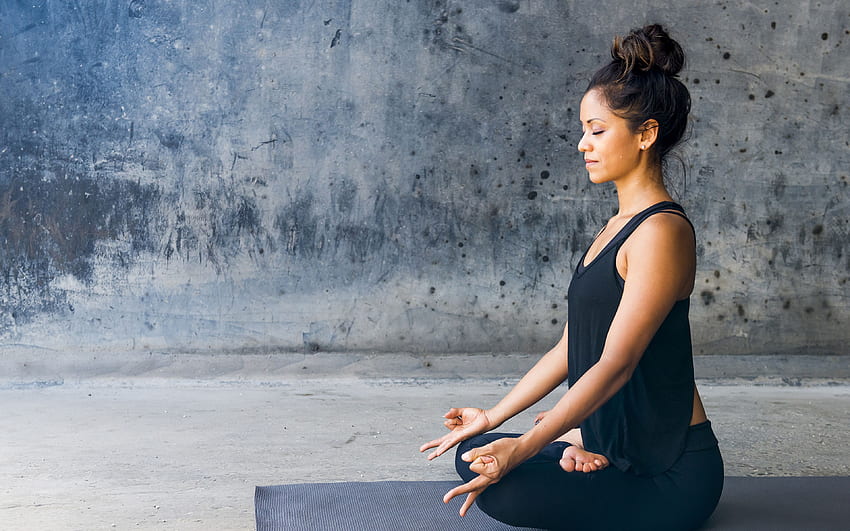 Posição de lótus Menina morena Yoga meditação yoga, Yoga Woman papel de parede HD