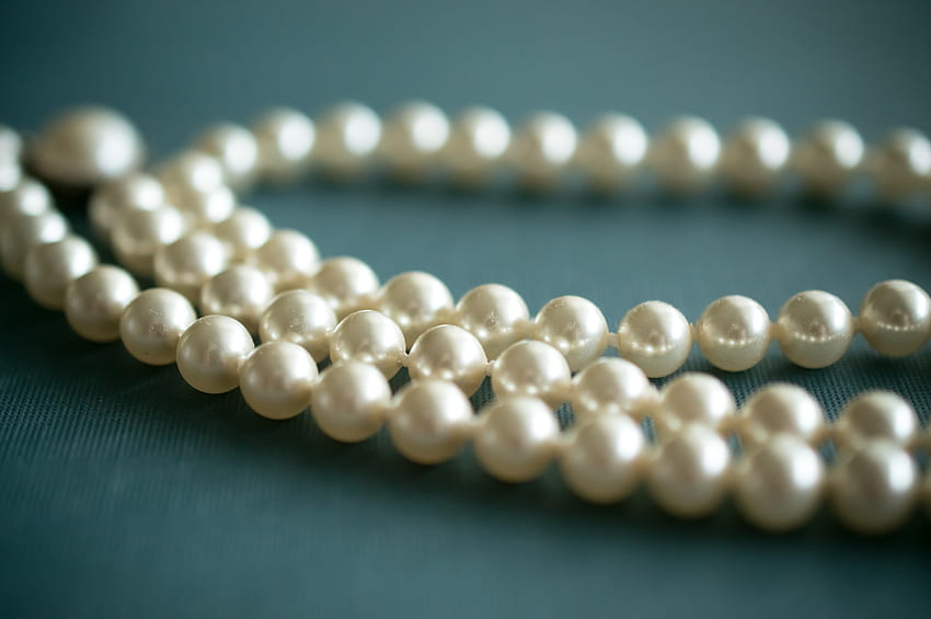 Share your mom's 'pearls of wisdom' to win the perfect gift, Pearl Necklace HD wallpaper