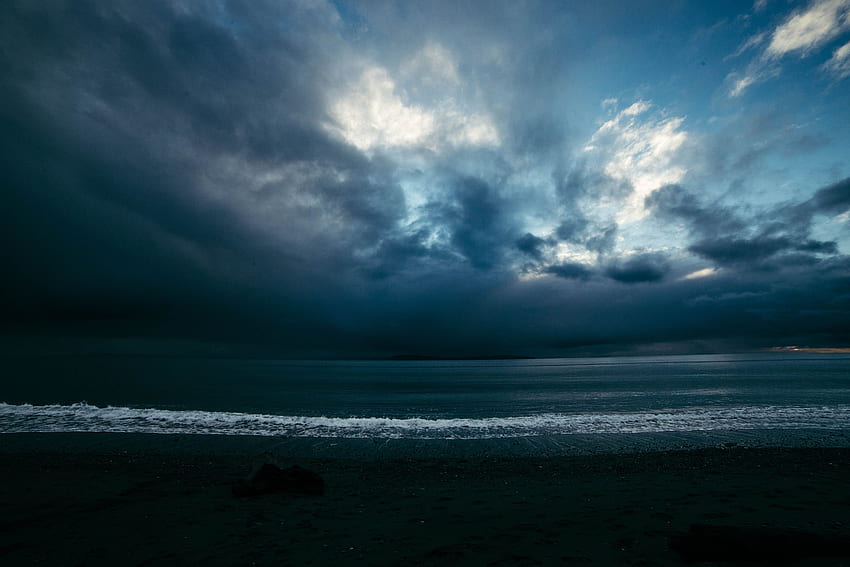 ธรรมชาติ ทะเล กลางคืน ชายฝั่ง ฝั่ง มีเมฆมาก มืดครึ้ม โต้คลื่น วอลล์เปเปอร์ HD