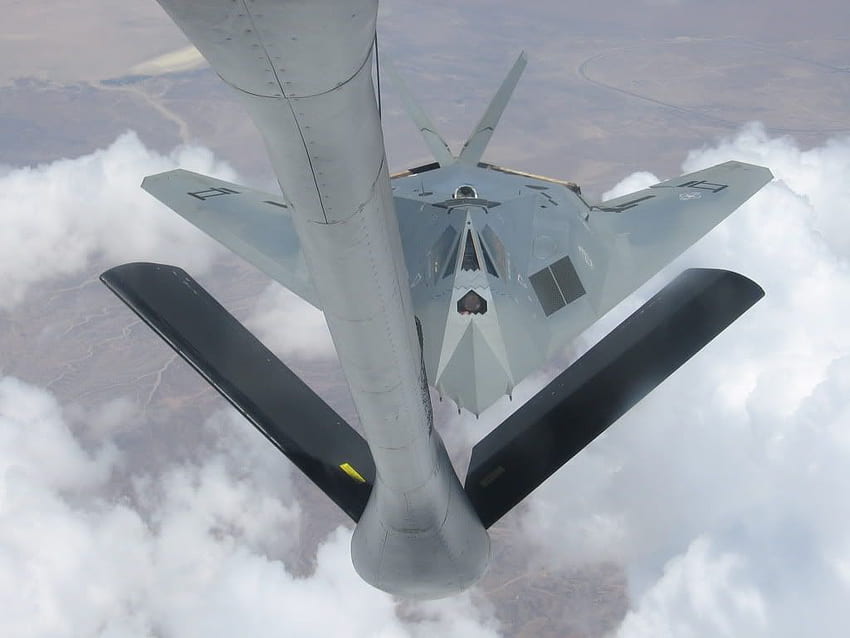 มังกรเทา: เครื่องบินขับไล่ล่องหน F 117A Nighthawk เพียงลำเดียวที่ทาสีในโครงร่างสีทดลองสีเทาทูโทน The Aviationist, Lockheed F 117 วอลล์เปเปอร์ HD