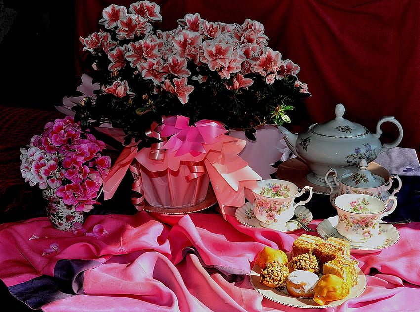 静物、カップ、お茶、時間、リボン、花瓶、花 高画質の壁紙