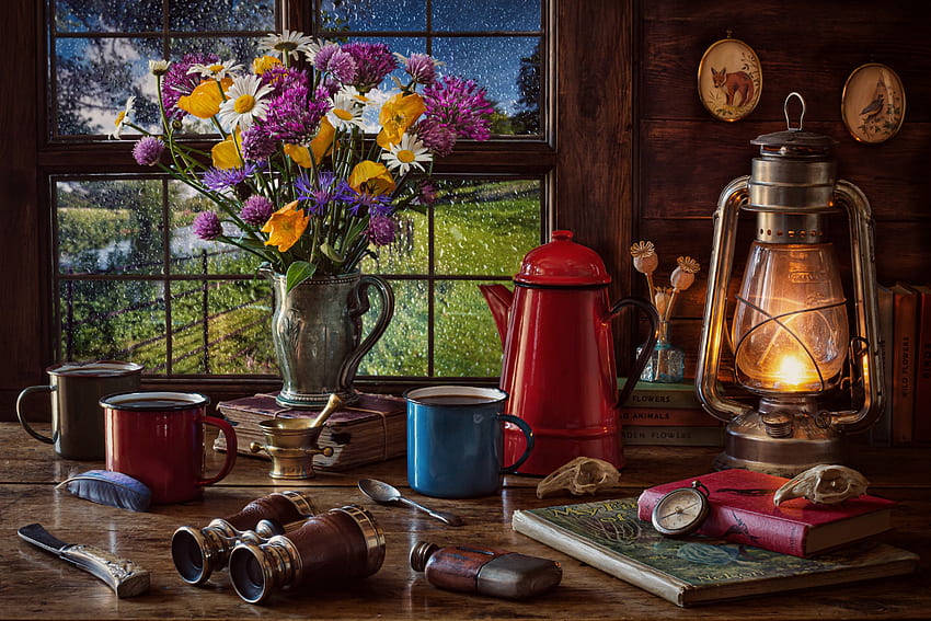 Stilleben, Laterne, Fenster, Blumen, Kaffeekanne, Buch HD-Hintergrundbild