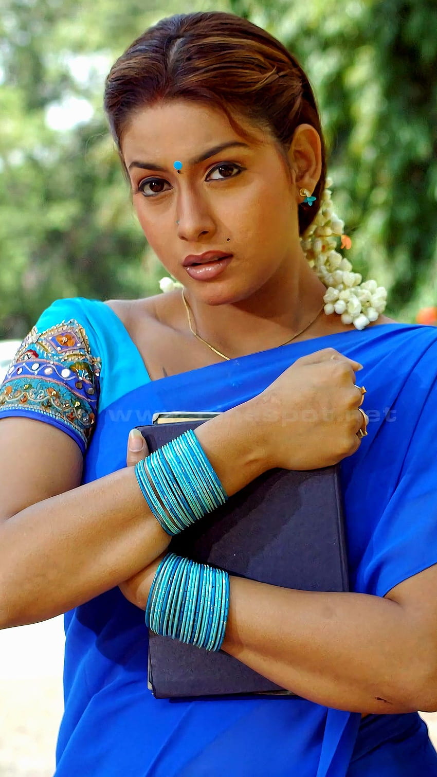 rakshita-kannada-actress-saree-beauty-hd-phone-wallpaper-pxfuel