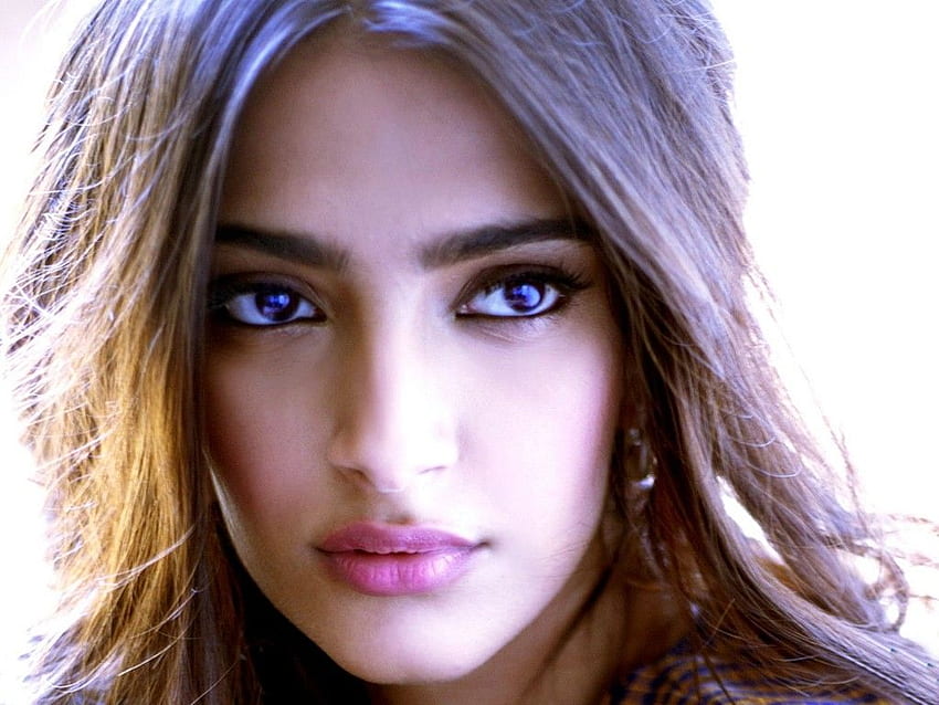 Sonam Kapoor Cute Face Close Up 896 HD wallpaper | Pxfuel