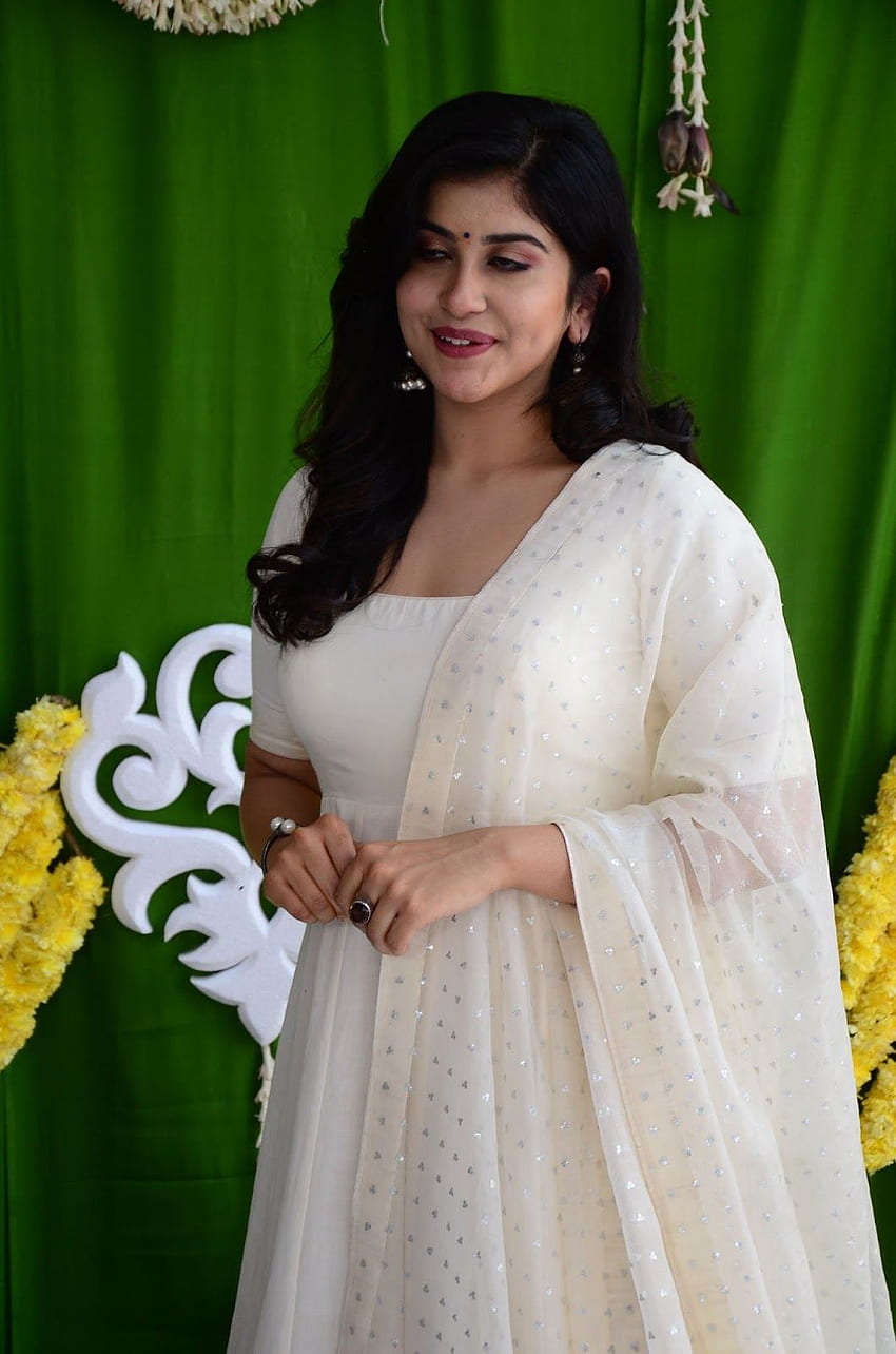 La actriz Manisha Raj Stills en el lanzamiento de la película Vaishnav Tej. Últimas actualizaciones de películas indias de Hollywood, marca en línea y galería de actrices fondo de pantalla del teléfono