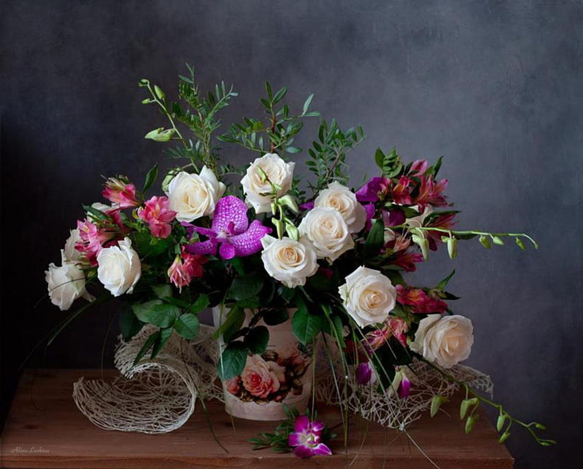 Still Life, graphy, floral, vase, arrangements, beauty, abstract, petals, nature, flowers HD wallpaper