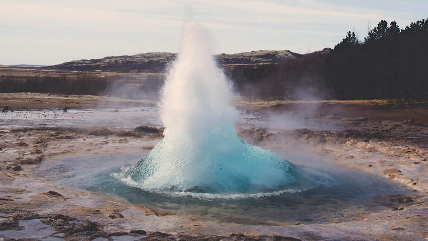 Spectacular HD Wallpaper-geysers-Yellowstone National Park, Wyoming,USA :  Wallpapers13.com