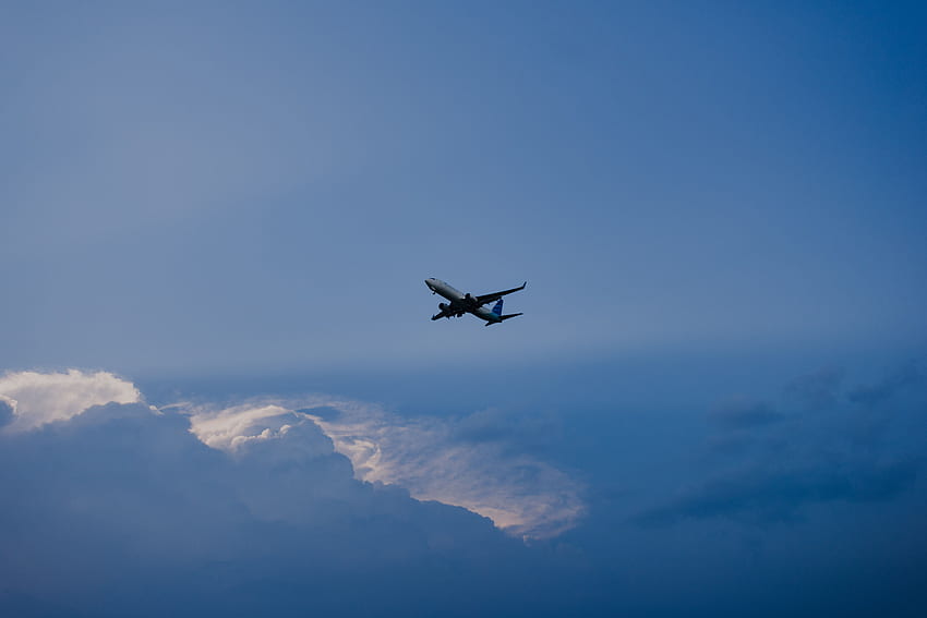 Cielo, nuvole, minimalismo, volo, aereo, aeroplano Sfondo HD