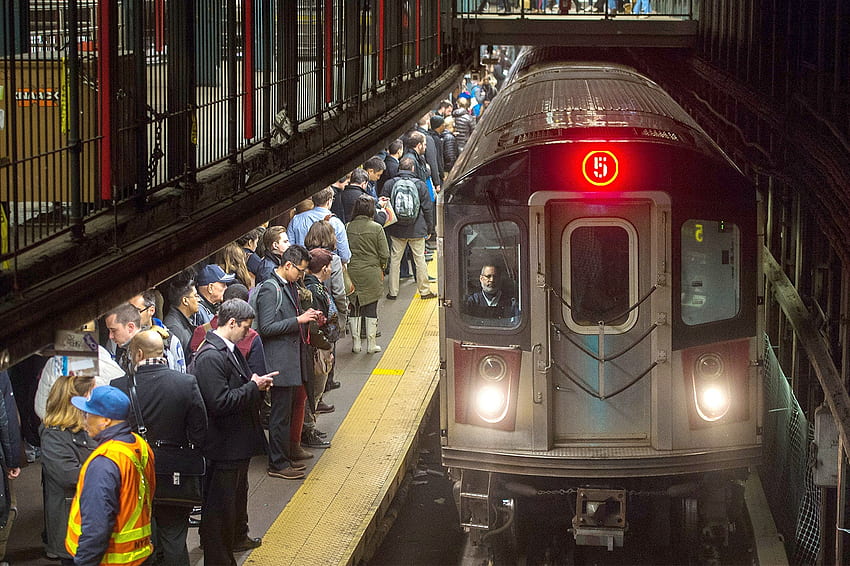 Os passageiros do metrô de Nova York agora estão arriscando a morte para escapar de trens atrasados. Vanity Fair, Metrô de Nova York papel de parede HD