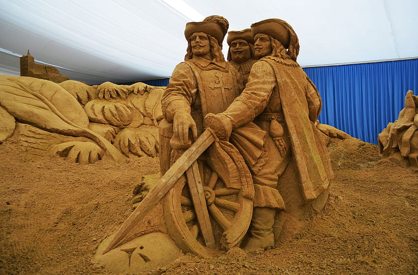 I tre moschettieri, letteratura, scultura, sabbia, mostra Sfondo HD