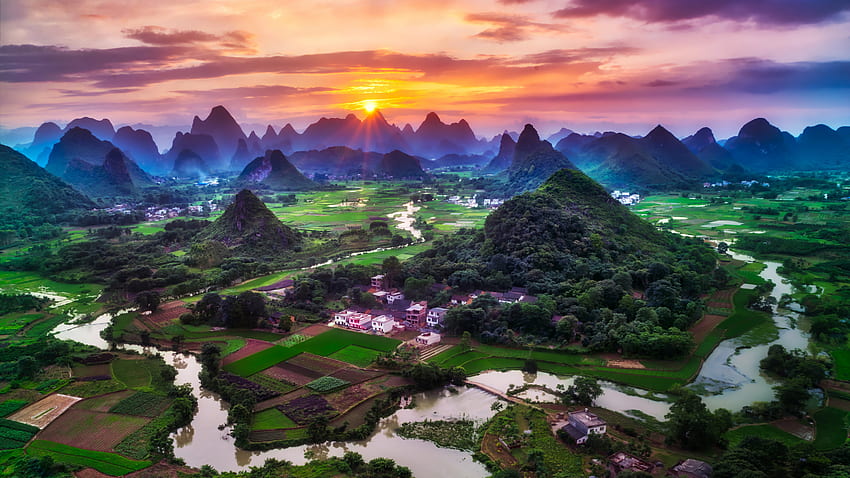 桂林市、中国、日没、美しい、緑の野原、村、自然、中国、山 高画質の壁紙