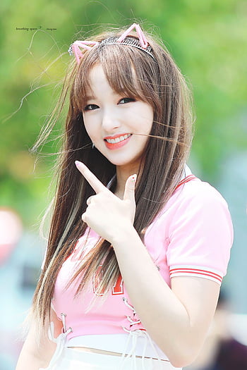 Cosmic Girls Cheng Xiao Impresses With Superb Flexibility :: Daily K ...