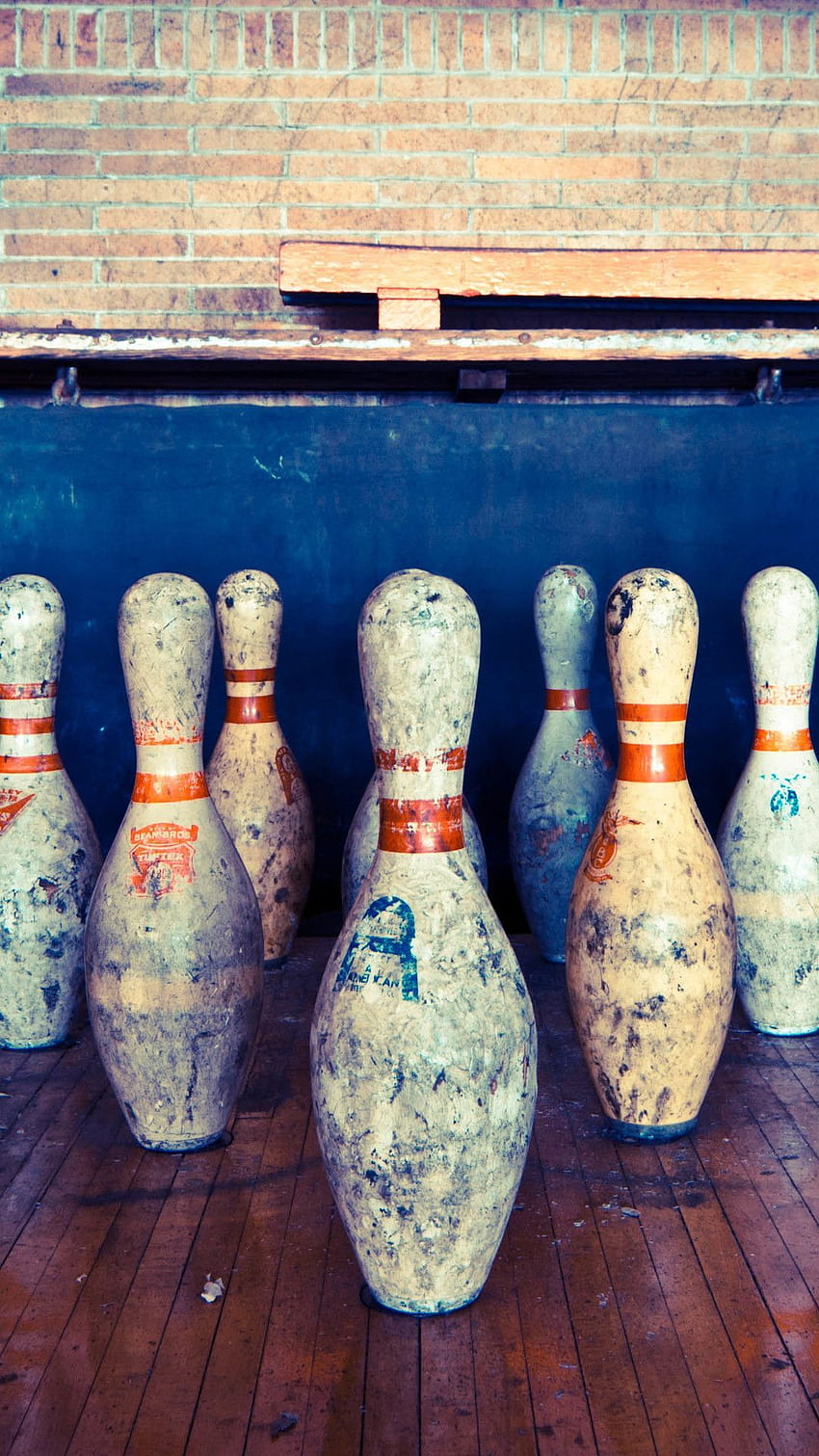 Dilapidated Bowling Stadium Board IPhone 6 . IPhone , IPad One Stop. IPhone 6 , App, Android , Retro Bowling HD phone wallpaper