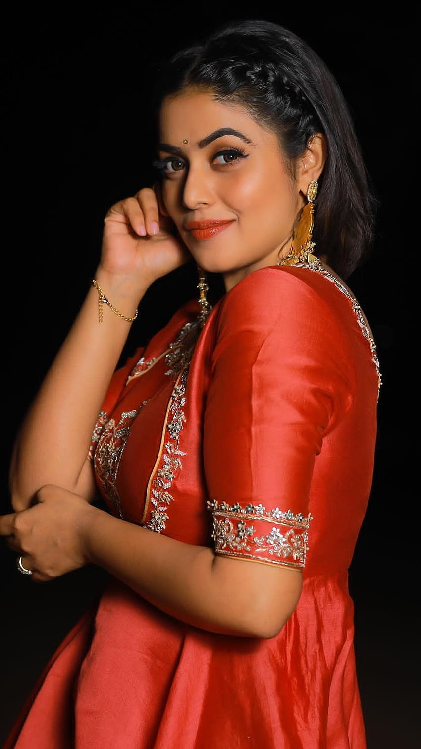 Poorna Kasim, multilingual actress, beautiful, cute face HD phone wallpaper