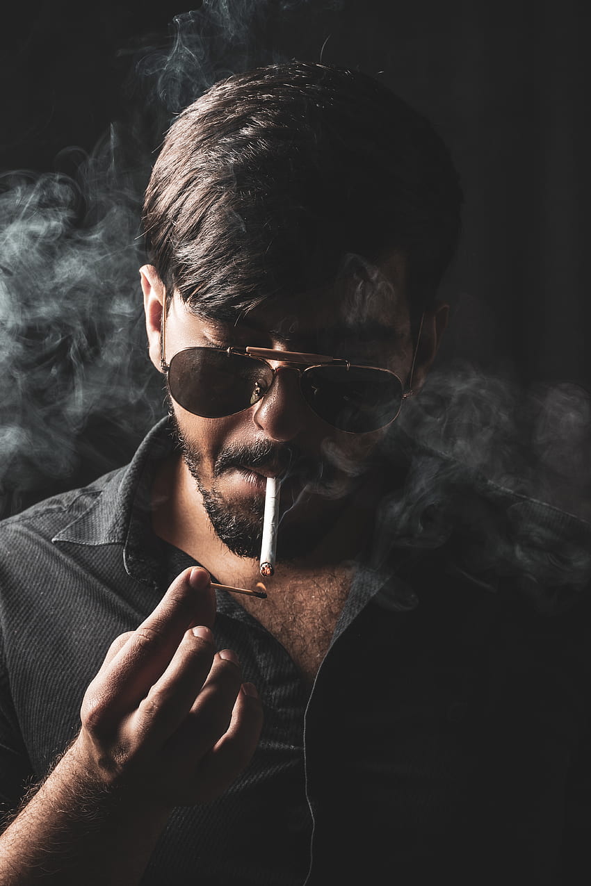 Графика със селективен фокус на мъж, пушач на цигари · Наличност, мъже, които пушат HD тапет за телефон