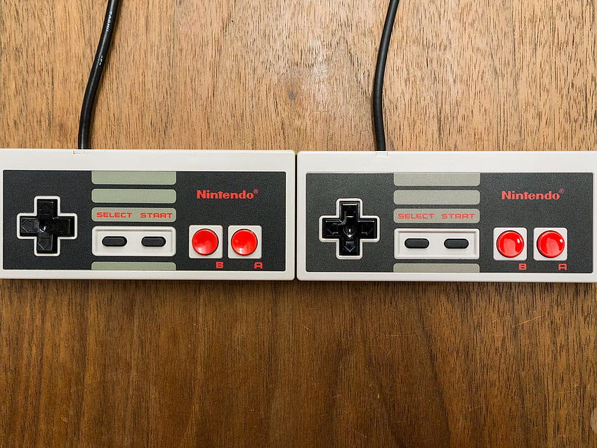 Il cavo del controller mini NES Classic Edition è molto, molto più corto del controller Nintendo Classic originale Sfondo HD