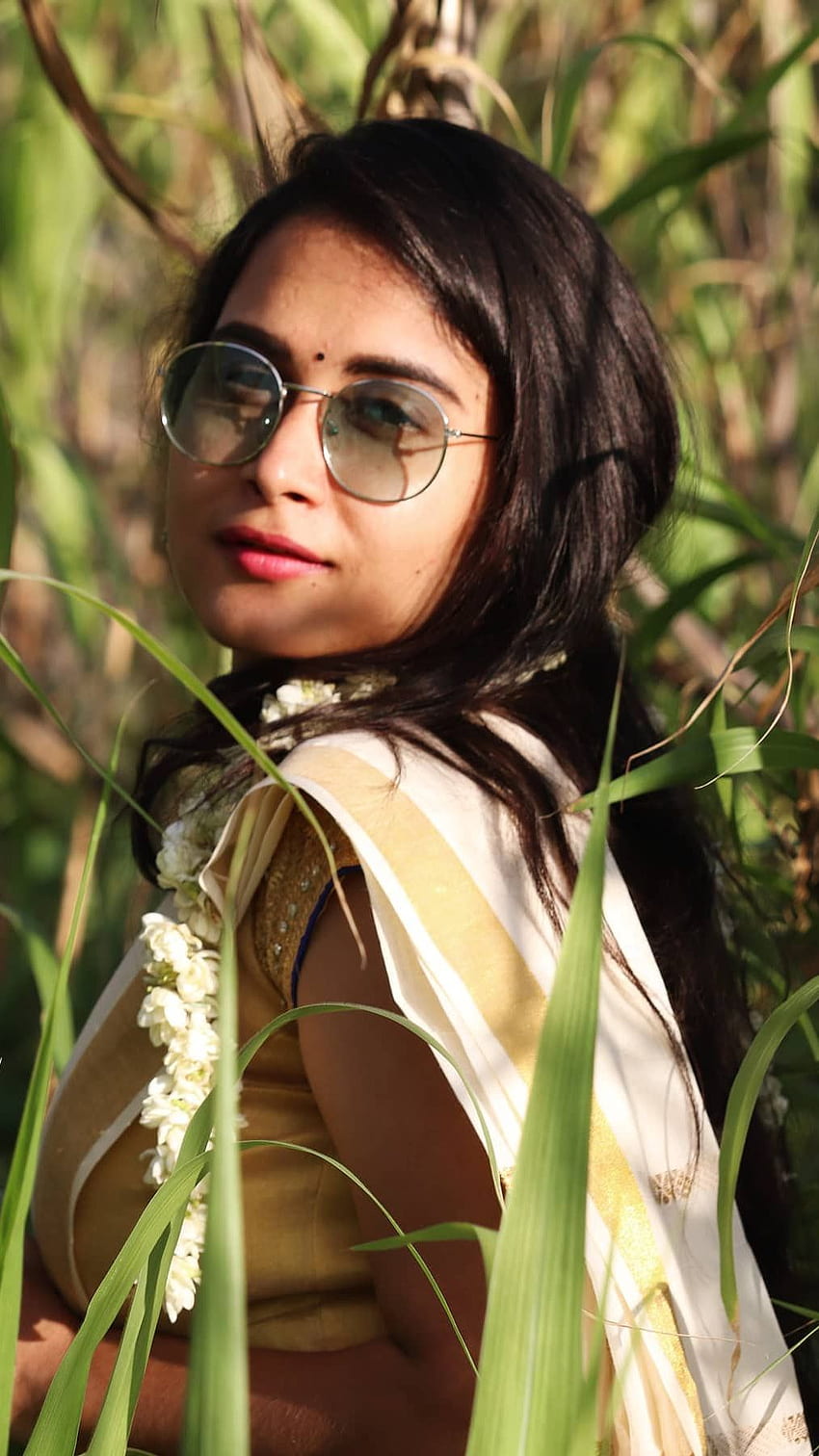 Kanchan bamne, attrice telugu, sari del Kerala Sfondo del telefono HD