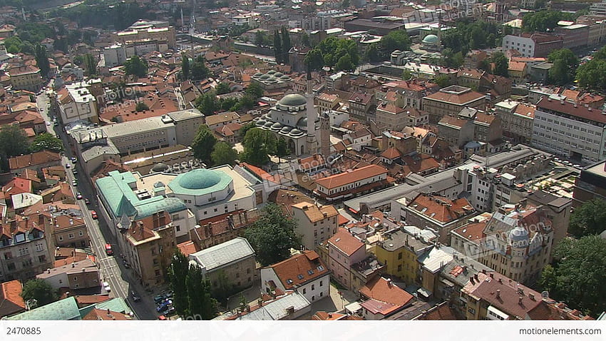 Ripresa aerea della moschea Gazi Husref Bey a Sarajevo Stock Video Sfondo HD
