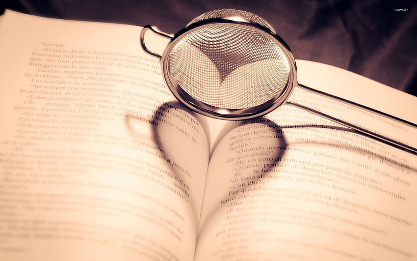 Heart shadow on a book - graphy HD wallpaper