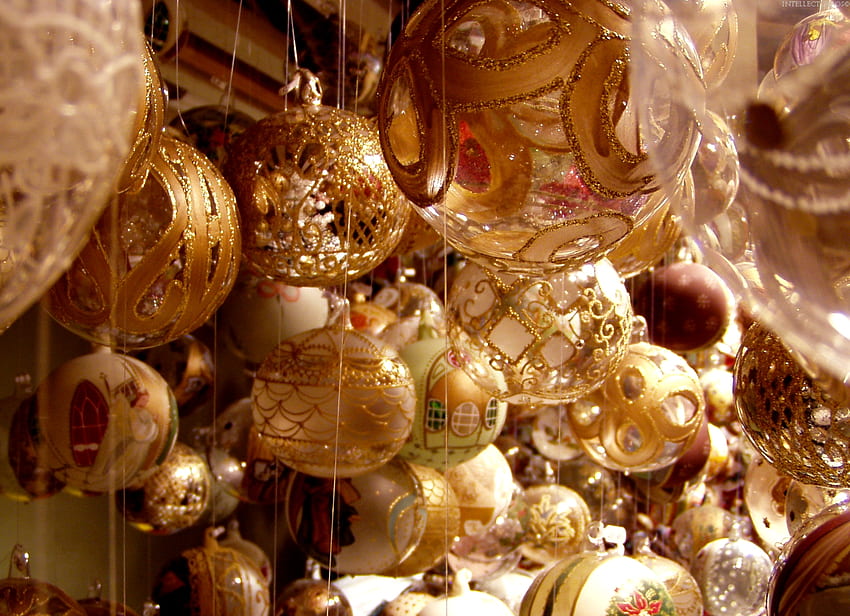 Golden balls, golden, merry christmas, magic, graphy, balls, beautiful, gold, beauty, happy new year, holiday, ball, christmas, lovely, new year HD wallpaper