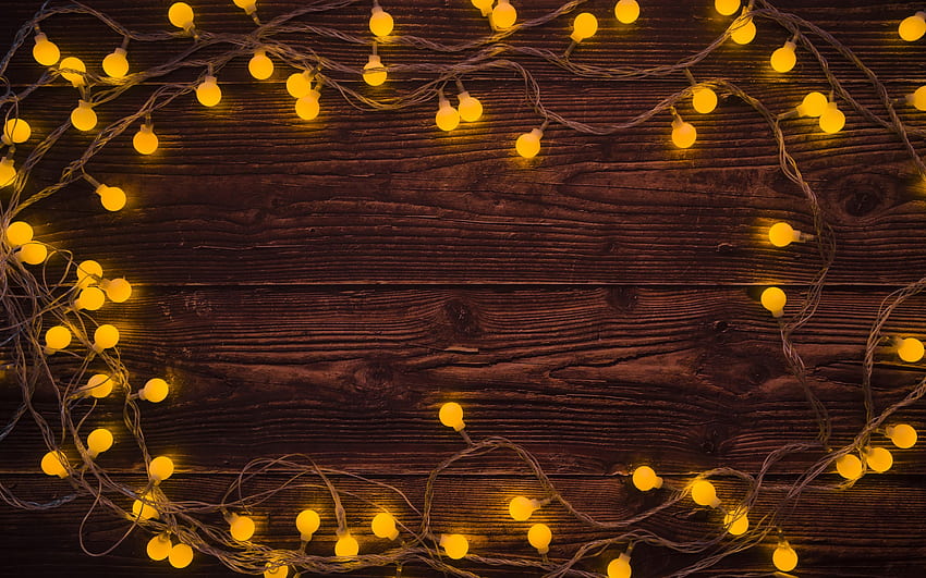 Holzhintergrund, braune Bretter, Girlande, Glühbirnen, Abend, Weihnachten, Neujahr für mit Auflösung. Gute Qualität HD-Hintergrundbild