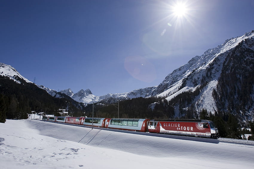 Schöne Aussicht auf den Glacier Express in der Schweiz HD-Hintergrundbild