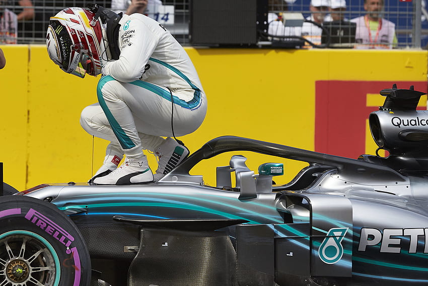 บทสัมภาษณ์กับ Lewis Hamilton เกี่ยวกับ Formula 1, นาฬิกา IWC และสิ่งที่อาจเป็นต่อไป Lewis Hamilton F1 วอลล์เปเปอร์ HD