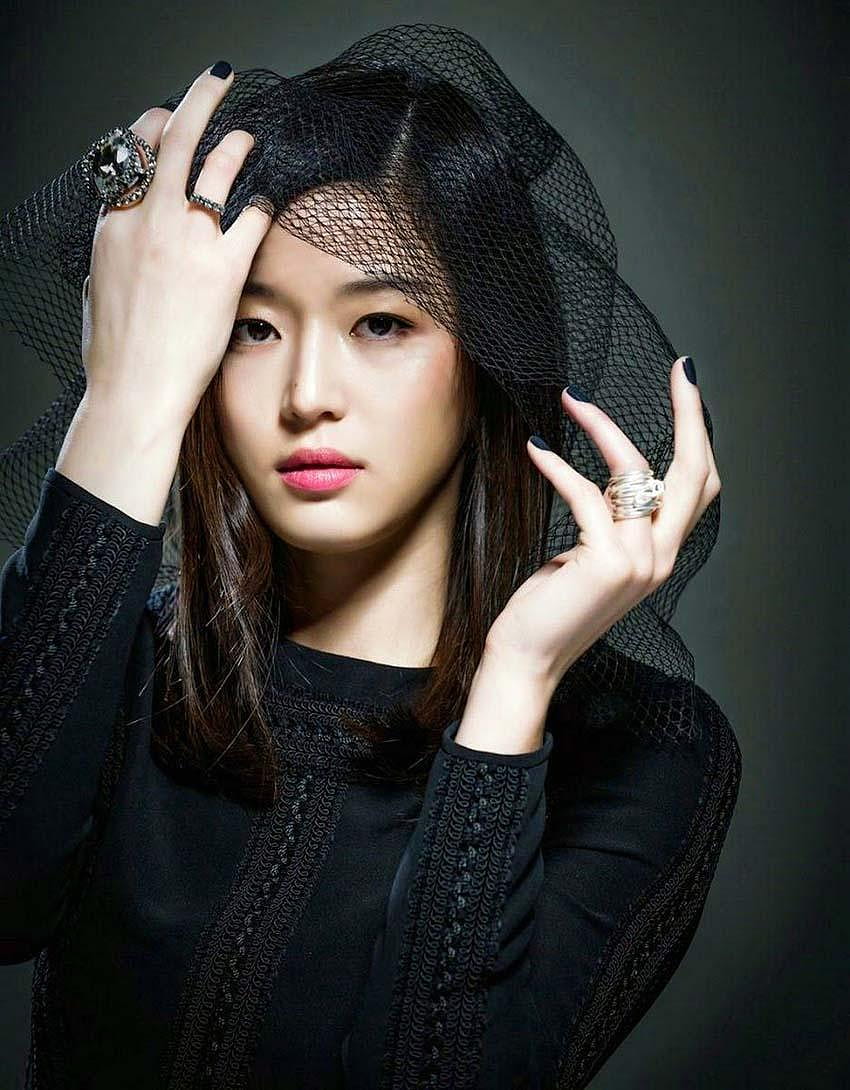 Las 10 actrices coreanas mejor pagadas en 2019, Lee Young Ae fondo de pantalla del teléfono