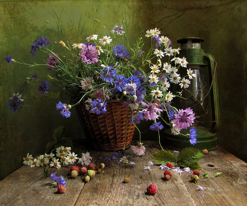 Ein Sommer, Blumen, Laterne, Erdbeeren, Korb HD-Hintergrundbild