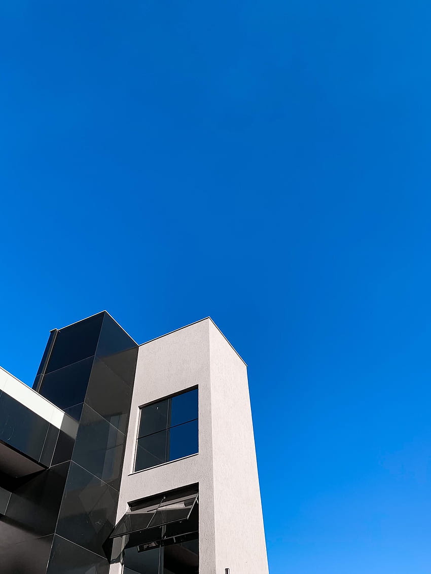 2020년의 푸른 하늘과 건물. 멋진 , 푸른 하늘, 하늘, 푸른 건설 HD 전화 배경 화면
