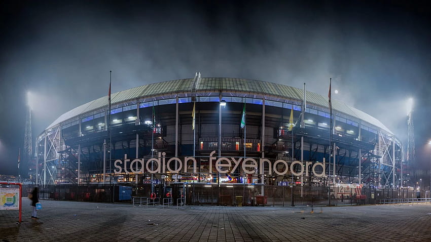 Feyenoord doet aangifte tegen waaghalzen die Kuip binnendringen. Foto. AD.nl HD wallpaper