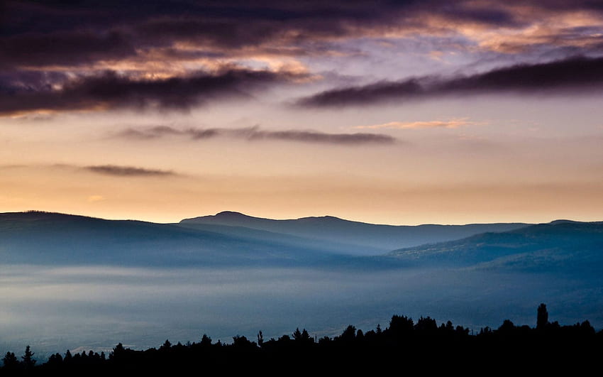Natura, góry, chmury, mgła, kontury, wieczór Tapeta HD