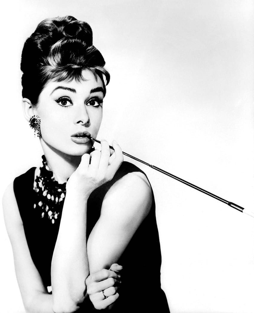 Fundo do iPhone de Audrey Hepburn. Audrey Hepburn, Audrey Flack Still Life e Chola Audrey Hepburn Papel de parede de celular HD