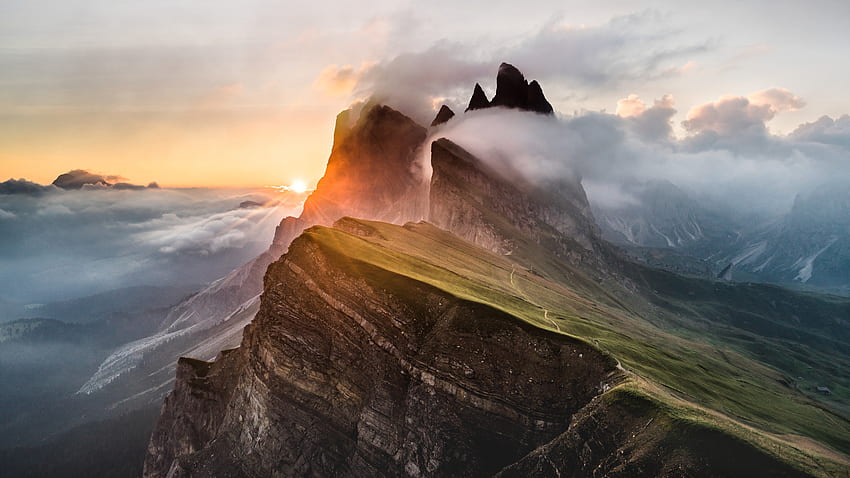 ドロミテの山、雲、自然、イタリア 高画質の壁紙