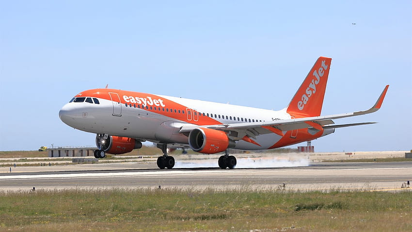 easyJet Could Have to Pay up to £18 Billion in Damages if Class Action Lawsuit Succeeds HD wallpaper