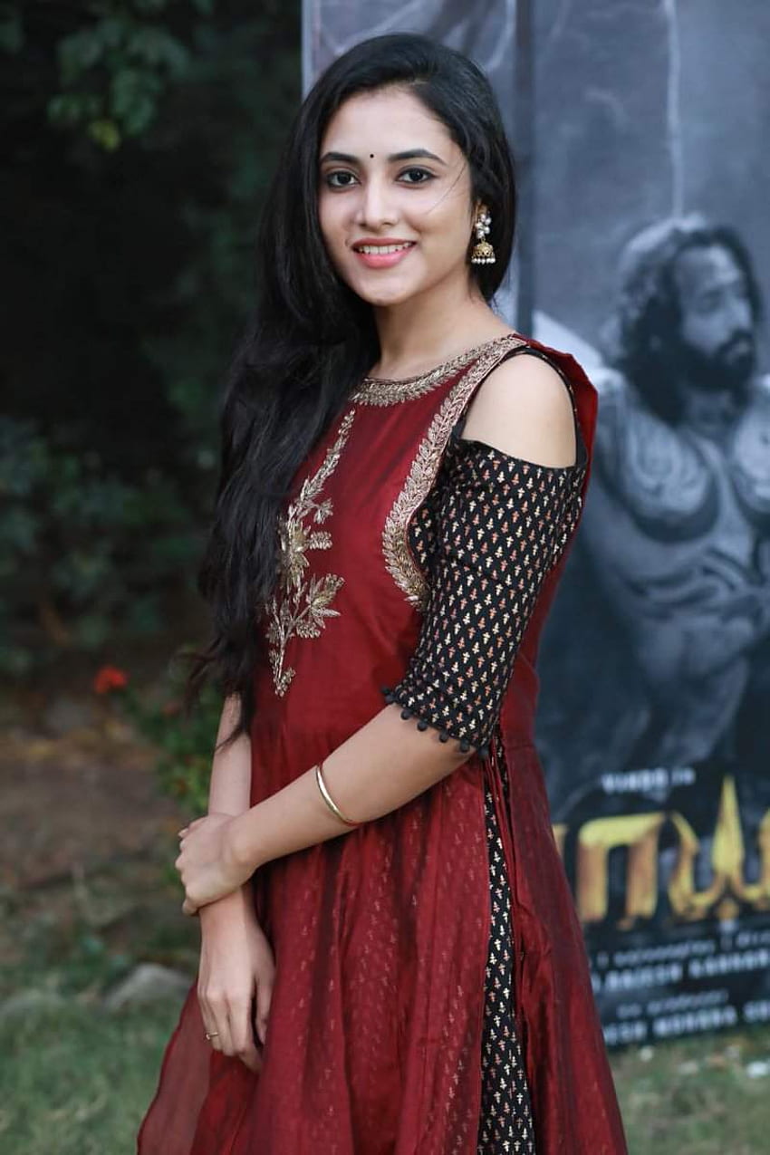 Priyanka Arul Mohan Pics In Gang Leader - Priyanka Chopra Age Sfondo del telefono HD