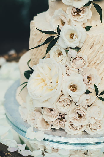 Wedding cake, pastries, cake with roses, food decorations, cakes