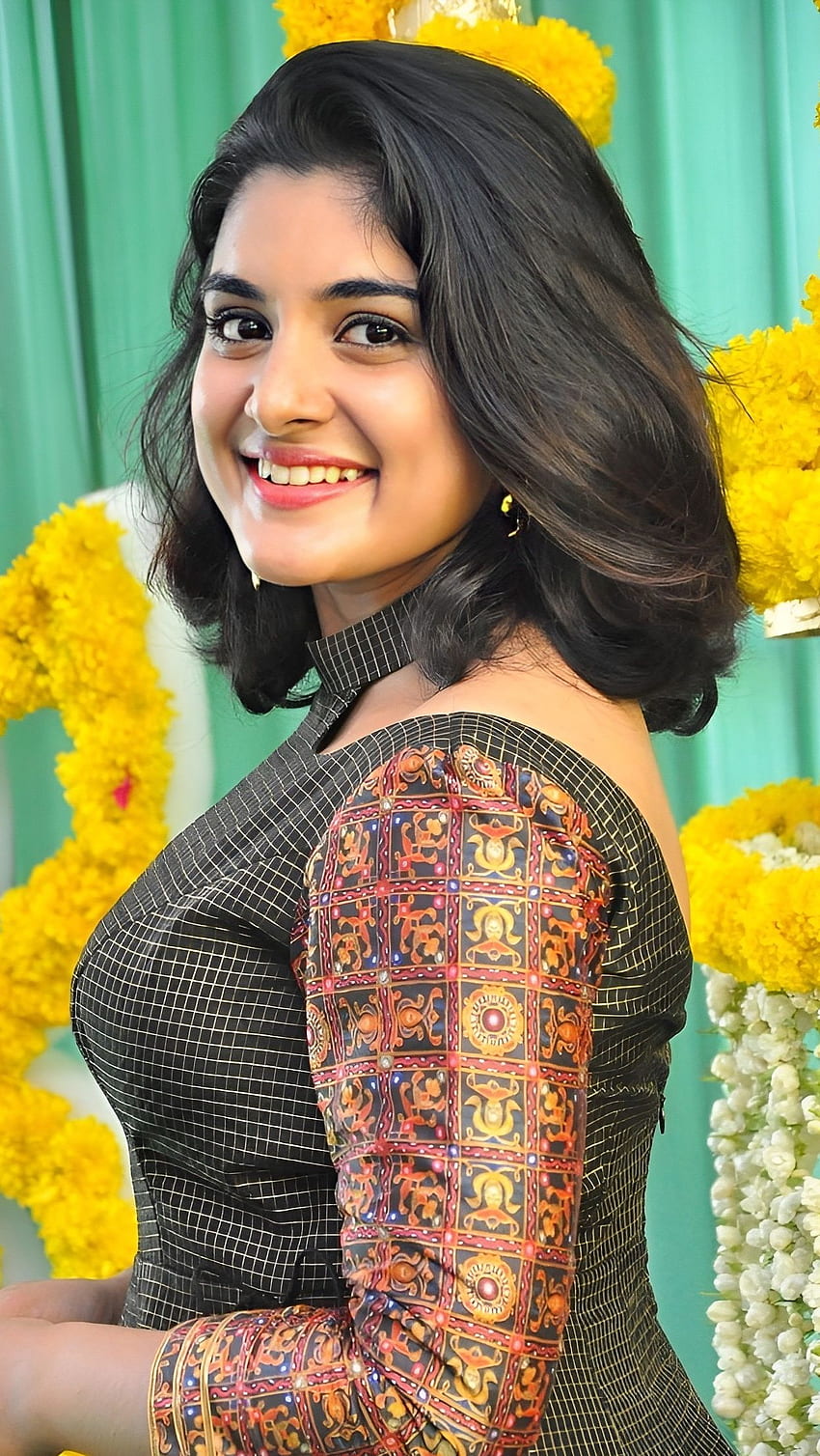 Nivetha Thomas, Malayalam aktris HD telefon duvar kağıdı
