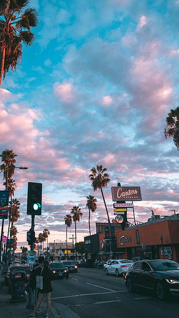 Hình nền phố Los Angeles sẽ mang đến cho bạn những trải nghiệm đặc biệt về đời sống đô thị. Hãy để những thước phim đẹp và sống động này khiến bạn trầm trồ và suy nghĩ về cuộc sống trên con đường đô thị nhộn nhịp.