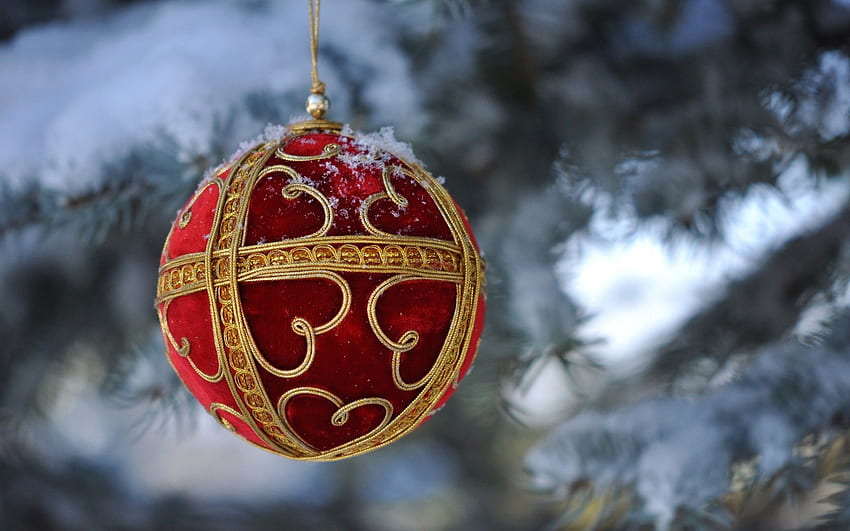 Traditional Christmas Ball Decoration, Red and Gold Christmas HD wallpaper