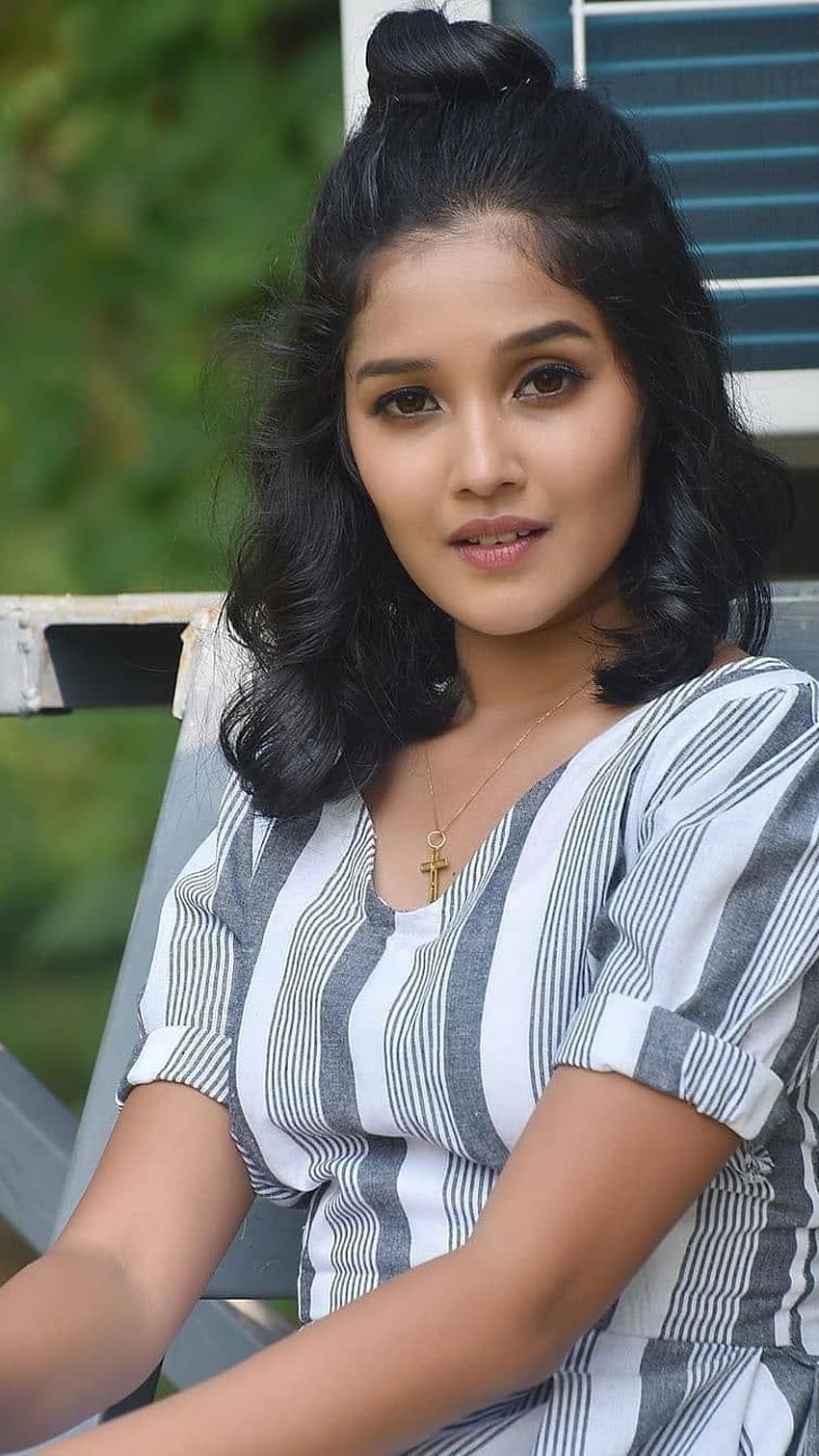 Anikha Surendran, atriz telugu Papel de parede de celular HD