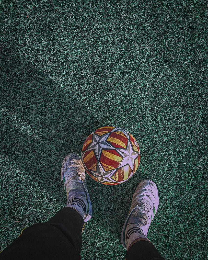 esportes, futebol, pernas, bola, gramado Papel de parede de celular HD