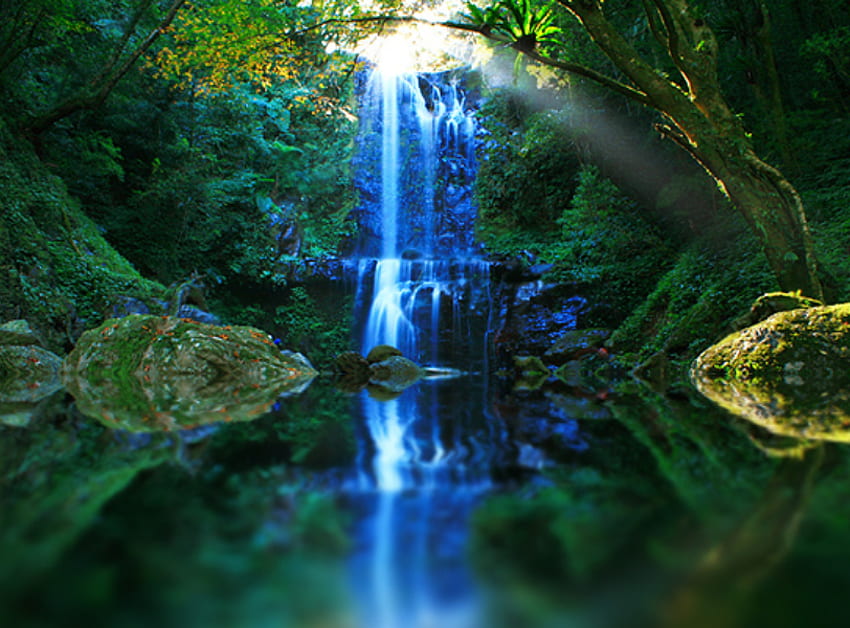 reflejo de la caída del agua, color, cascada, naturaleza, montañas, agua, bosque fondo de pantalla