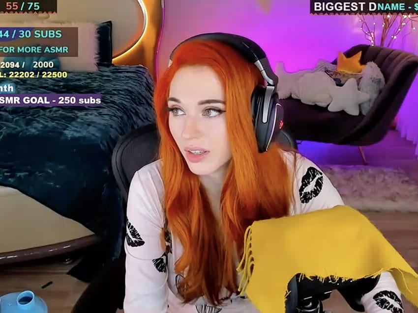 Top streamer says Twitch revoked her ability to run ads without warning - The Verge, Amouranth HD wallpaper
