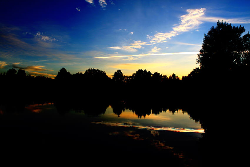 พลบค่ำ ท้องฟ้า ป่า ทะเลสาบ พระอาทิตย์ตก วอลล์เปเปอร์ HD