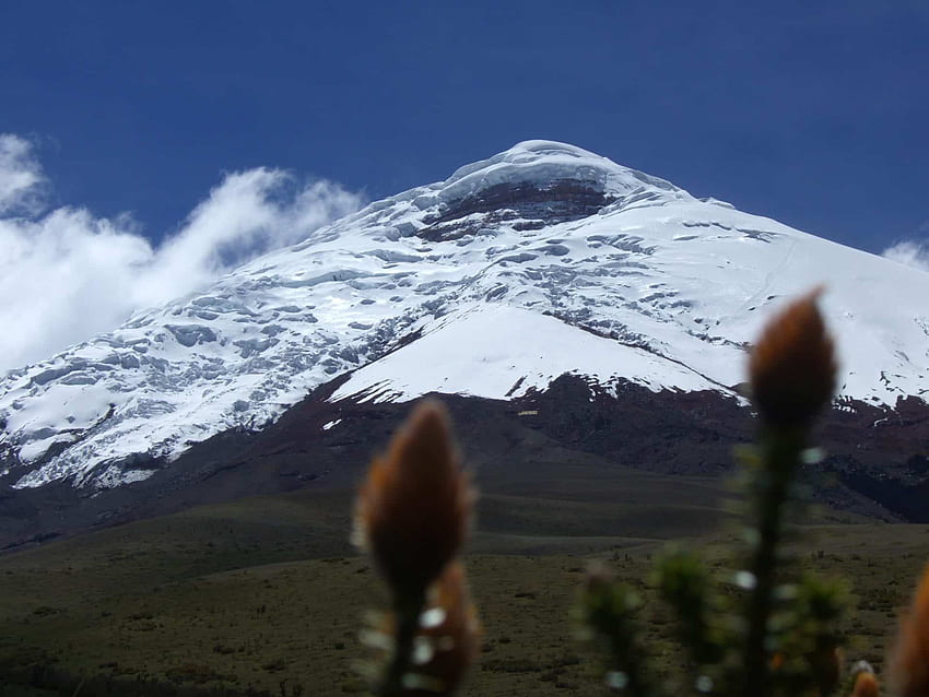 Day Climbing To Chimborazo And Cotopaxi. 9 Day Trip. ASEGUIM Guide HD wallpaper