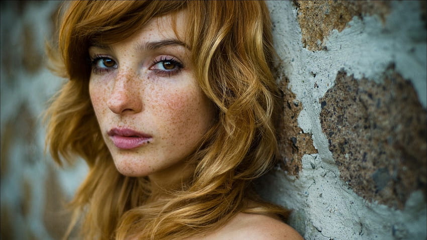 Beautiful Women Freckles HD wallpaper