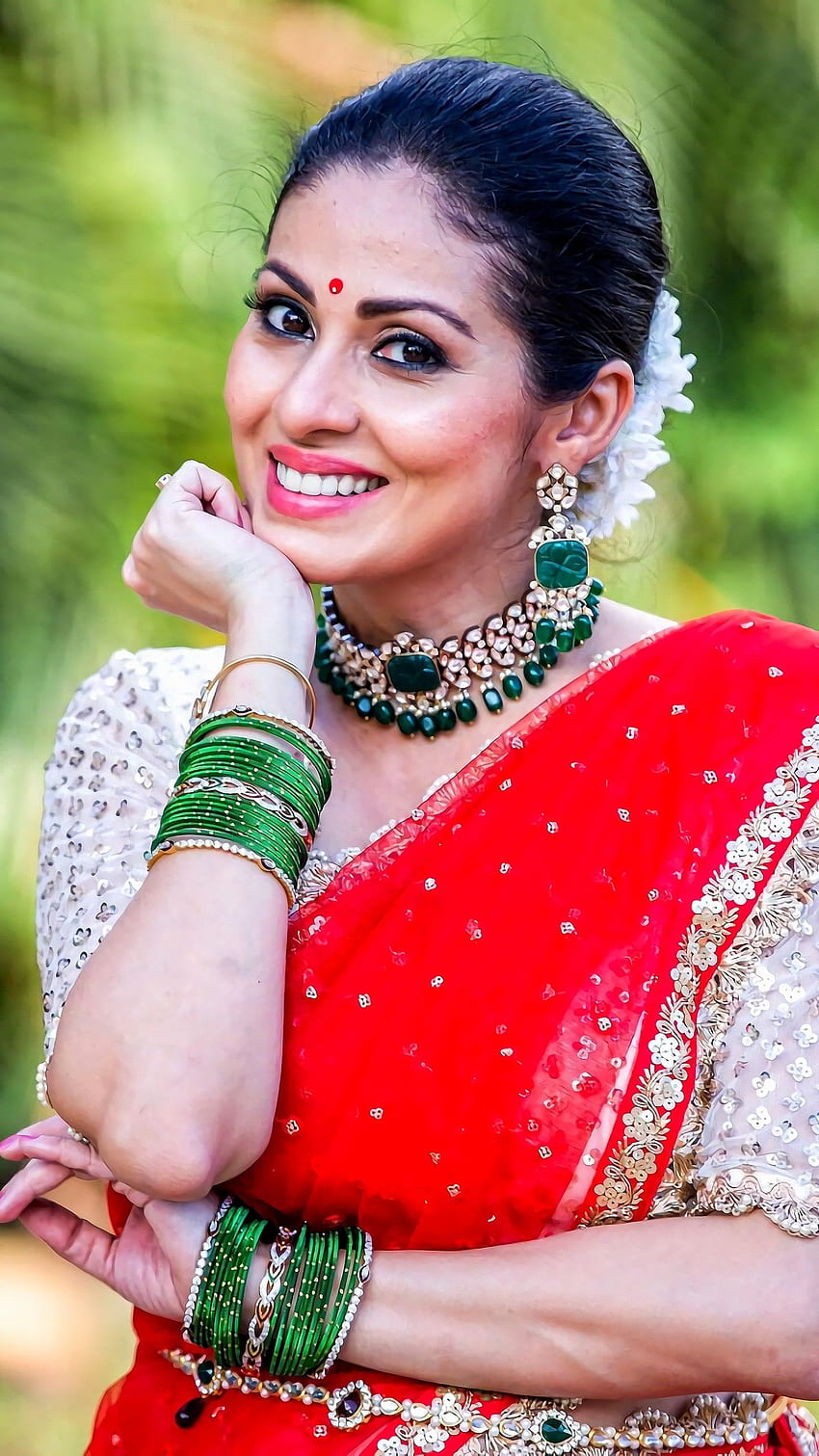 Sada, telugu actress, saree beauty HD phone wallpaper