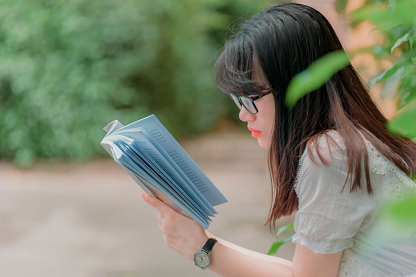 Close Up graphy Of Girl Reading Book · Stock HD wallpaper