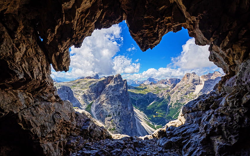 Italia, grotta a forma di cuore, montagne, cielo blu, Dolomiti, nuvole, R, bella natura, Europa Sfondo HD